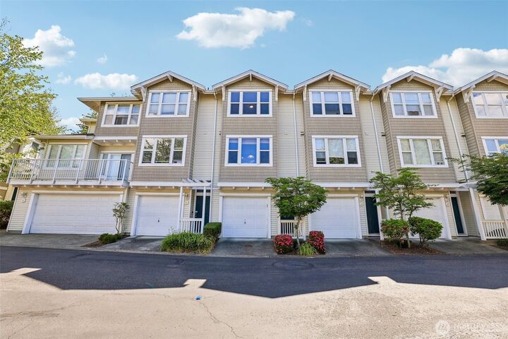 Property Photo:  2680  139th Ave  SE 29  WA 98005 