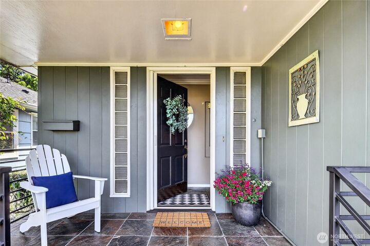 Property Photo: 6046 50th Avenue SW WA 98136