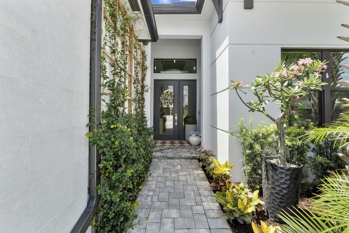 Property Photo: 12511 Solana Bay Circle FL 33412