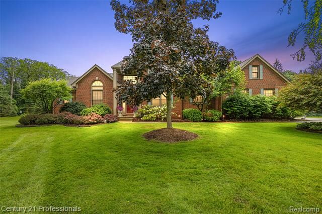 Property Photo:  8117 Remington Court  MI 48348 