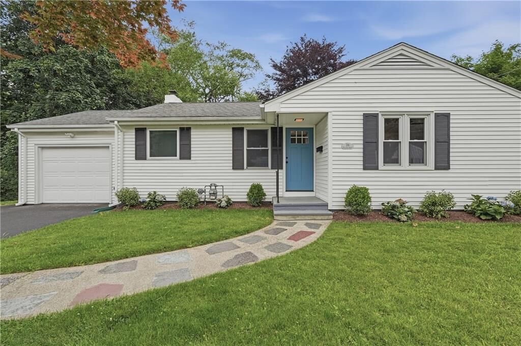 Property Photo:  76 Beverly Road  RI 02915 
