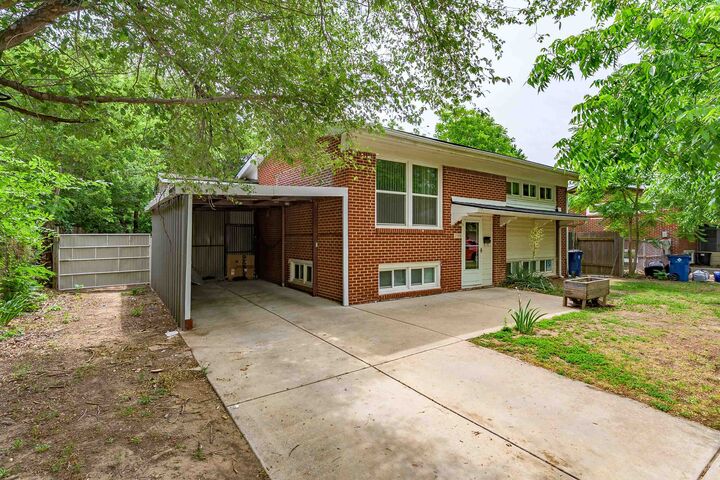 Property Photo:  2144 S Bennett  KS 67213 