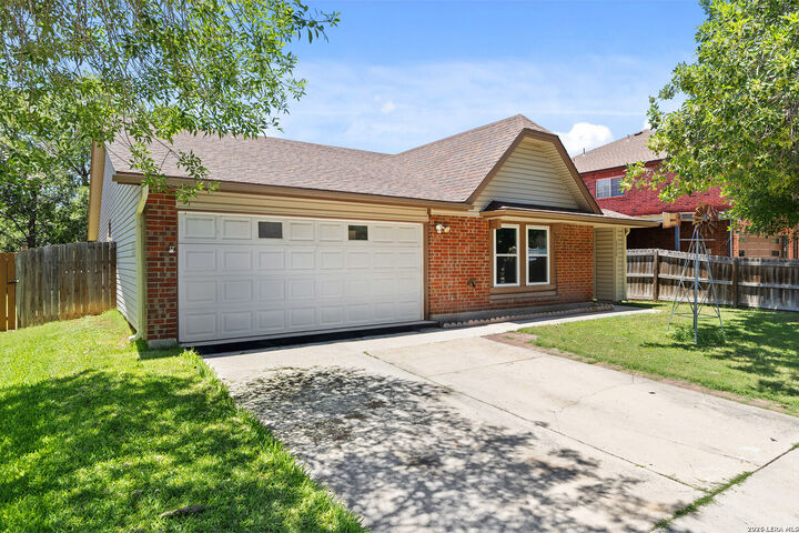 Property Photo: 6970 Country Dawn TX 78240
