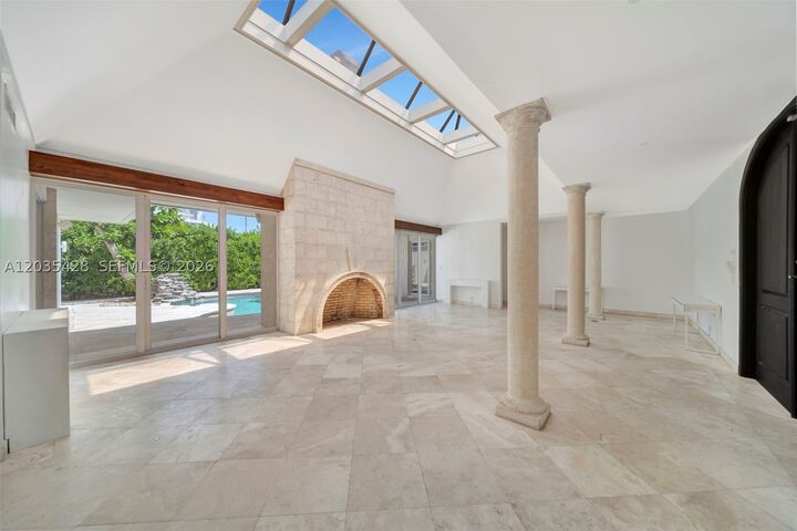 Property Photo: 111 S Hibiscus Dr FL 33139