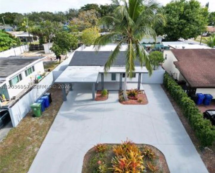 Property Photo: 1380 SW 34th Ave FL 33312