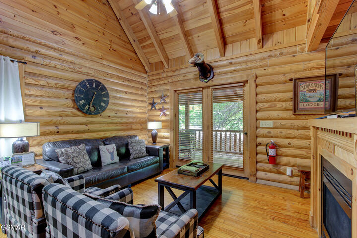 Property Photo: 3140 Smoky Ridge Way TN 37862