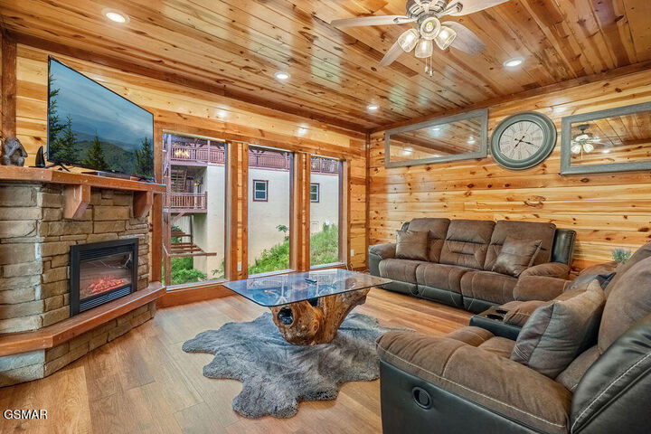 Property Photo: 2864 Owens Rdg Way TN 37876