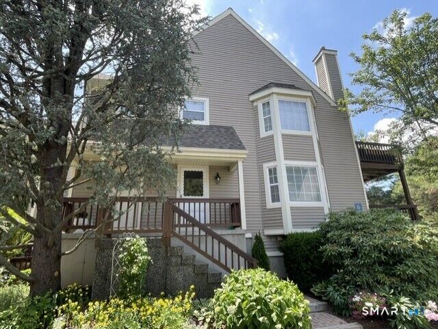 Property Photo: 601 Foxboro Drive 601 CT 06851
