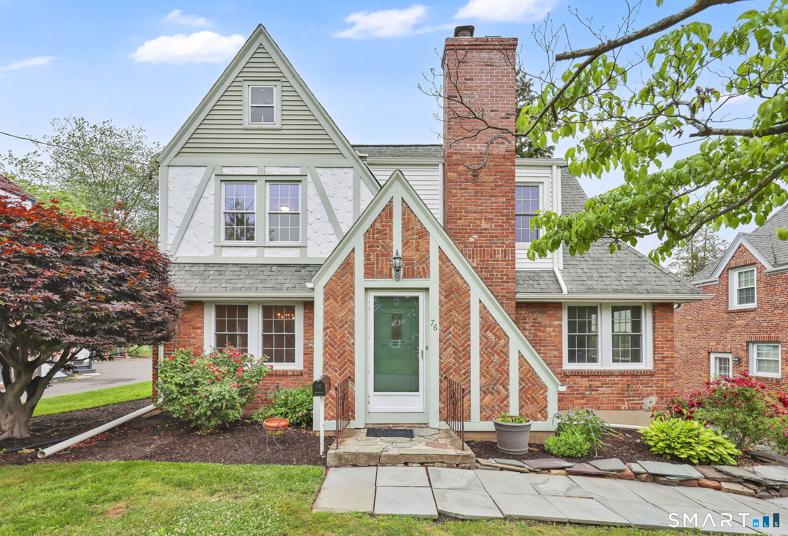 Property Photo:  76 Somerset Street  CT 06109 