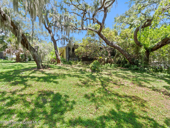 Property Photo: 629 E Melbourne Avenue FL 32901