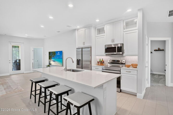 Property Photo: 2291 Commodore Boulevard FL 32904