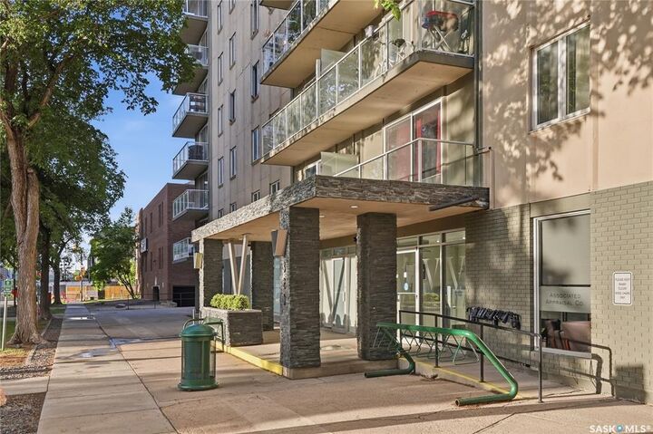 Property Photo: 320 5th Avenue N 1207 SK S7K 2P5