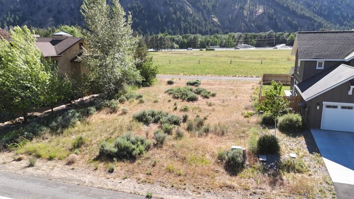 Property Photo: 1351 N 2nd Ave ID 83333