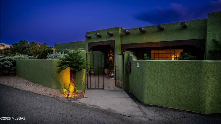 Property Photo: 6201 N Craycroft Road AZ 85750