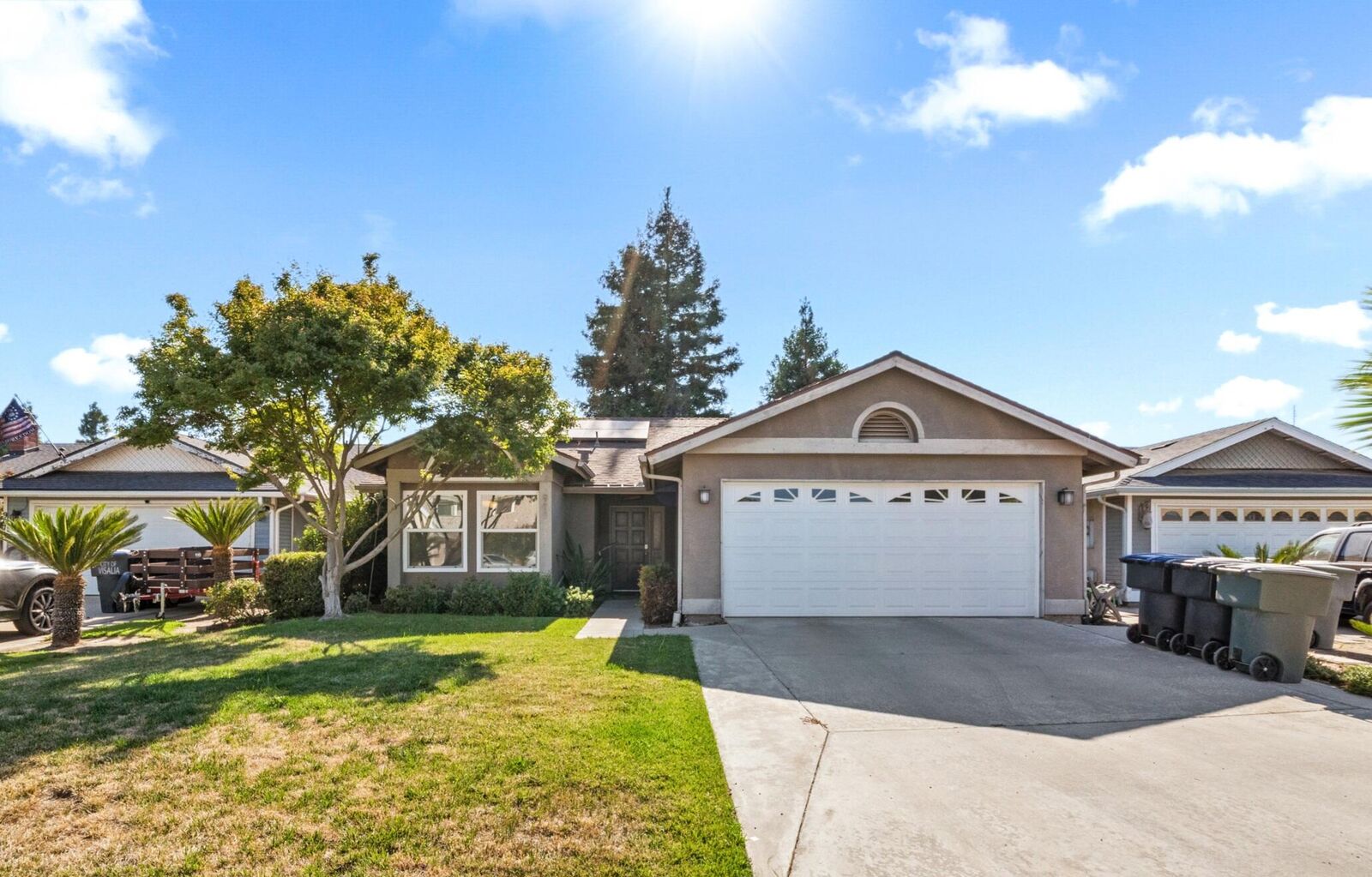 Property Photo:  911 N Parkwood Court  CA 93291 