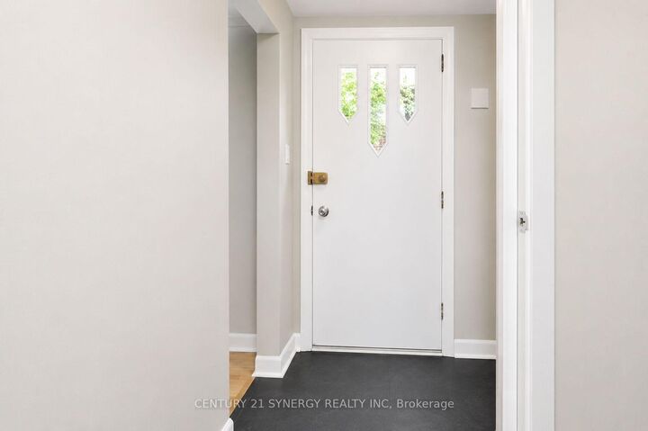 Property Photo: 1308 Erindale Drive ON K2C 2G4