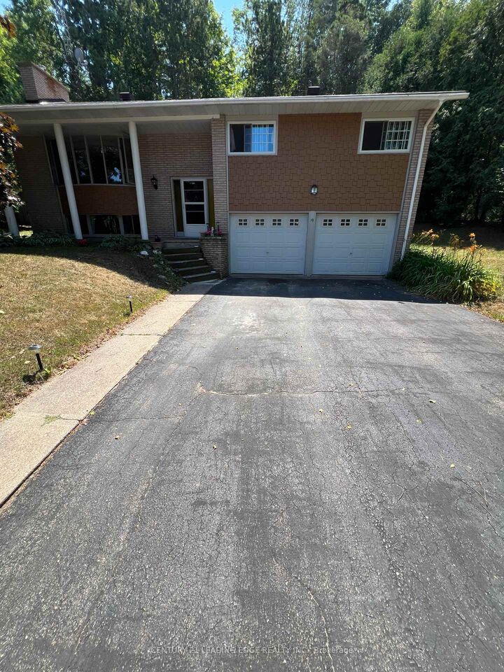 Property Photo:  19 Forest Hill Road  ON K0L 1C0 
