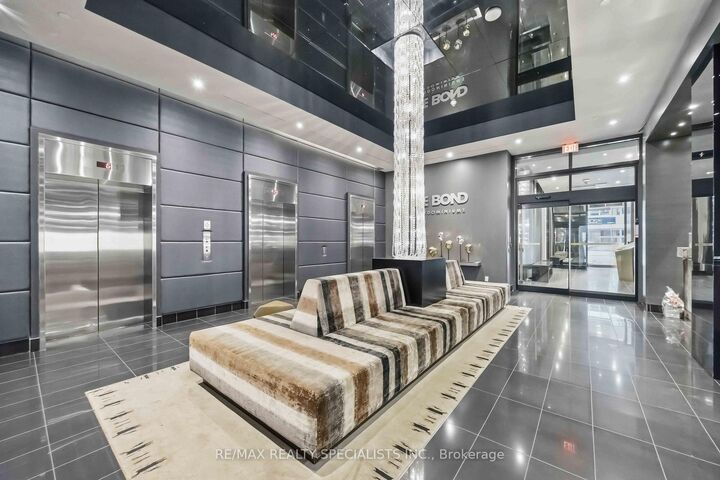 Property Photo:  290 Adelaide Street 2310  ON M5V 0P3 