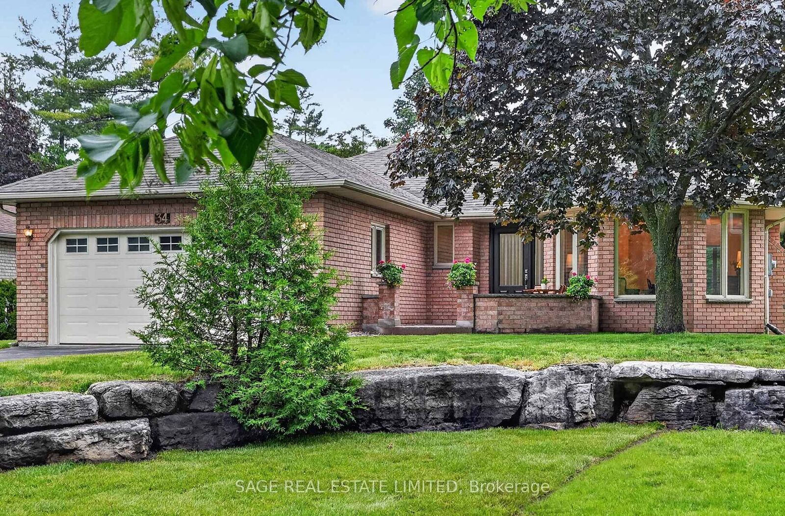 Property Photo: 34 Patricia Place ON K0M 1A0