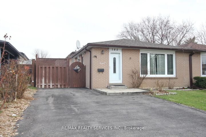 185 Earnscliffe Circle — photo 1
