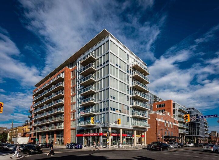 Property Photo: 349 McLeod Street 723 ON K2P 0S1