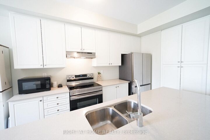 Property Photo: 185 Bedrock Drive 23 ON L8J 0M5