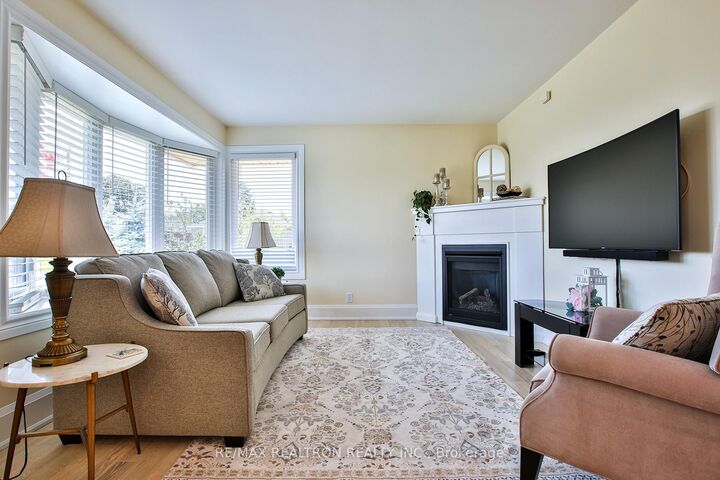Property Photo: 744 Shelley Avenue ON L1H 3J6