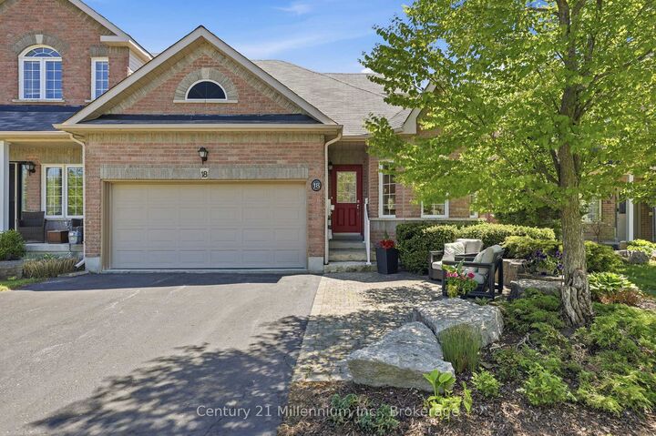 18 Thomas Drive — photo 1
