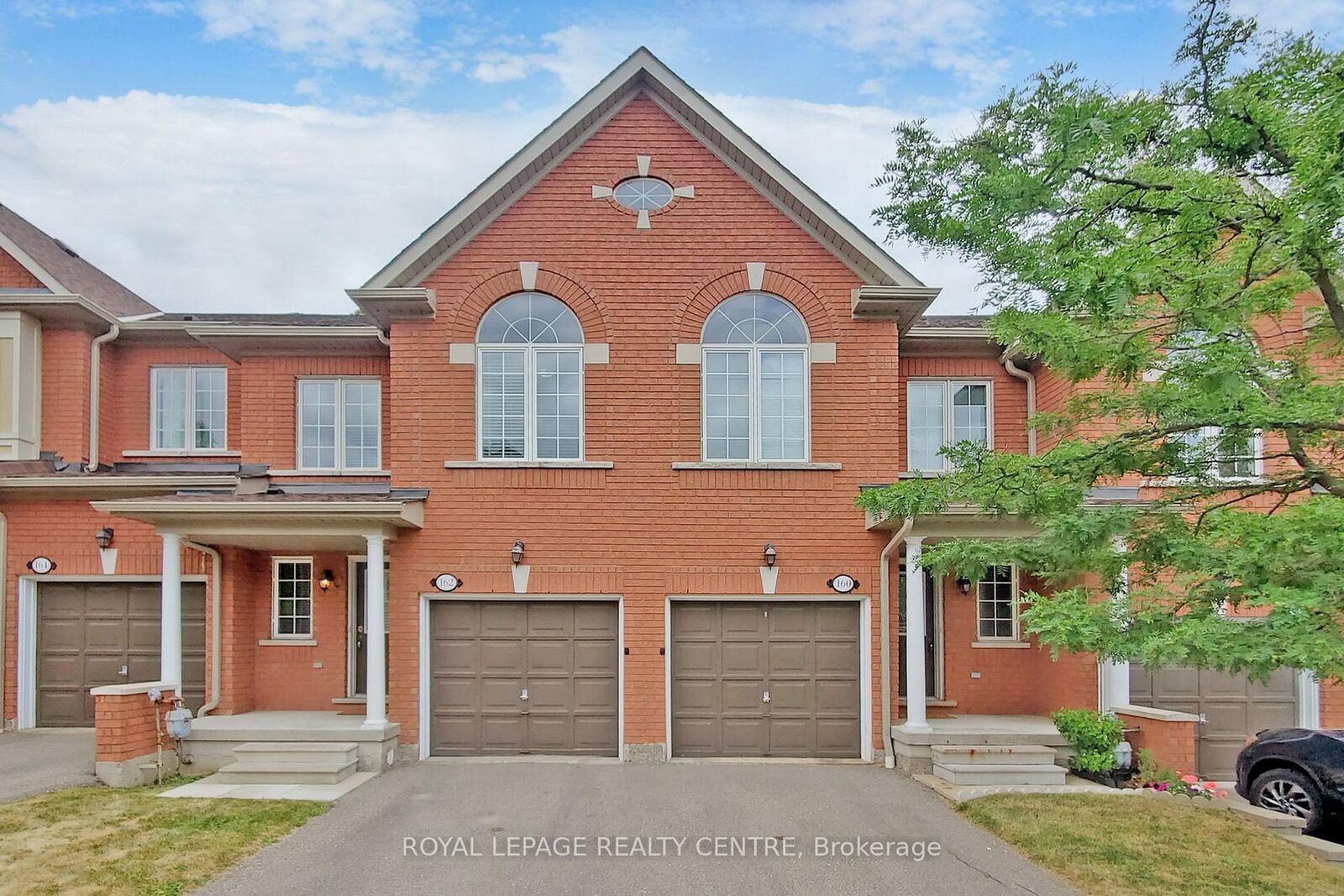 Property Photo: 7360 Zinnia Place 162 ON L5W 2A1