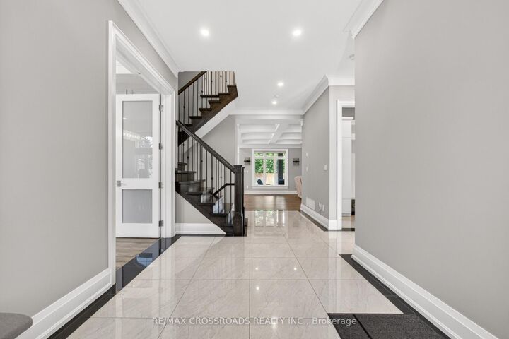 Property Photo: 11 Oakley Court ON L9G 1T6