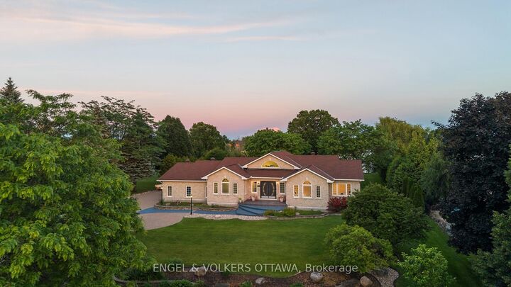 Property Photo: 1562 Lakeshore Drive ON K4P 1G9