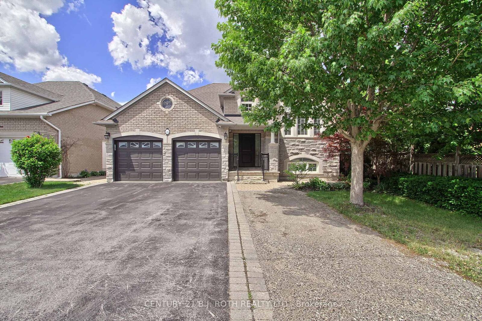 Property Photo: 28 Poplar Drive ON L4E 2Y4