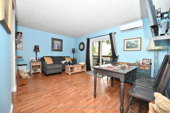 Property Photo:  266 Overlea Drive 206  ON N2M 5N2 