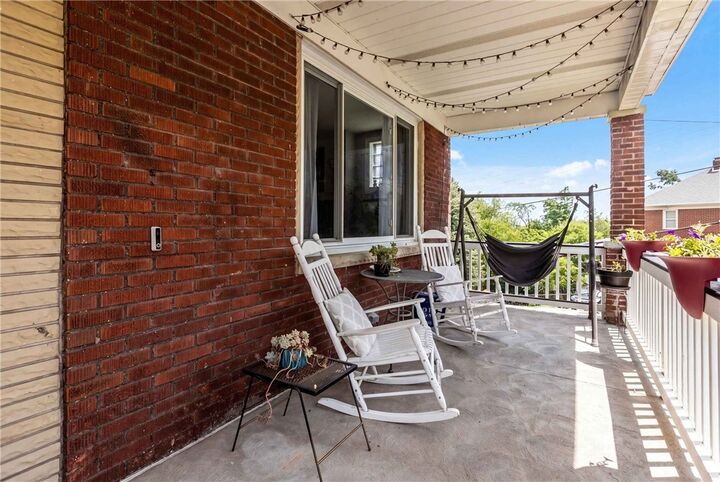 Property Photo:  17 E Willock Rd  PA 15227 