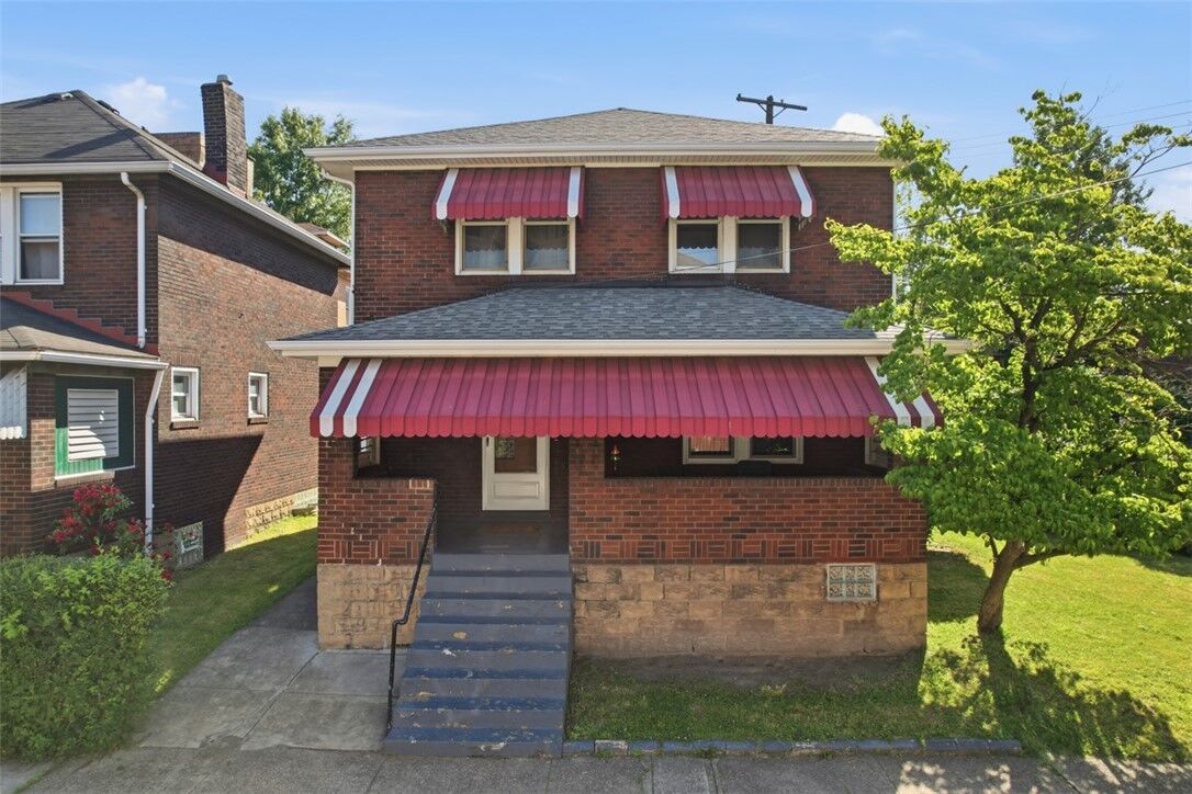 Property Photo:  2017 Wayne St  PA 15218 