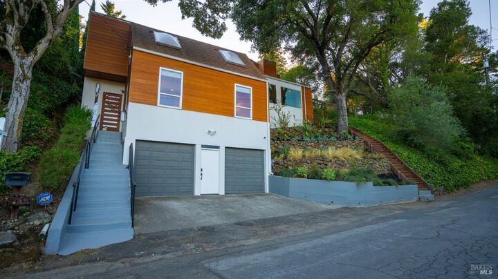 Property Photo: 5595 Estates Drive CA 94618