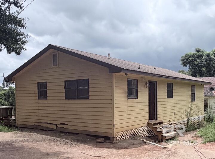 Property Photo: 3604 S Alabama Avenue AL 36460