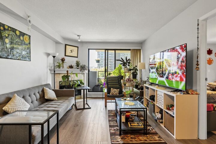 Property Photo: 6611 Cooney Road 602 BC V6Y 4C5