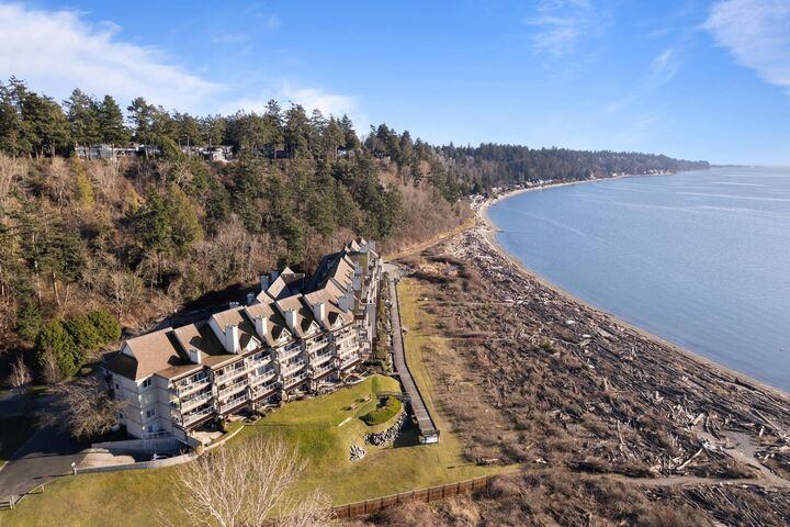 Property Photo: 1120 Tsatsu Shores Drive 320 BC V4M 4G3