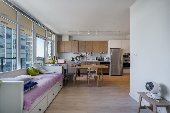 Property Photo: 691 North Road 1308 BC V3J 0H9
