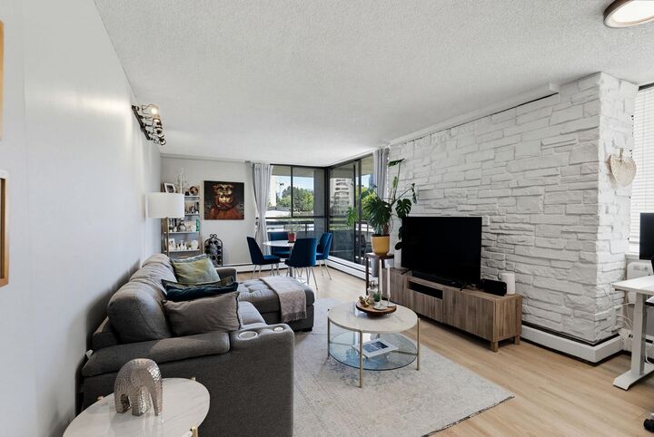 Property Photo: 3737 Bartlett Court 302 BC V3J 7E3