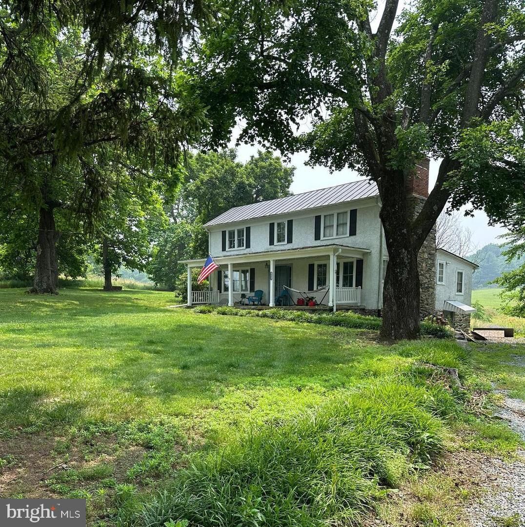 Property Photo: 18373 Lickey Mill Road VA 20132