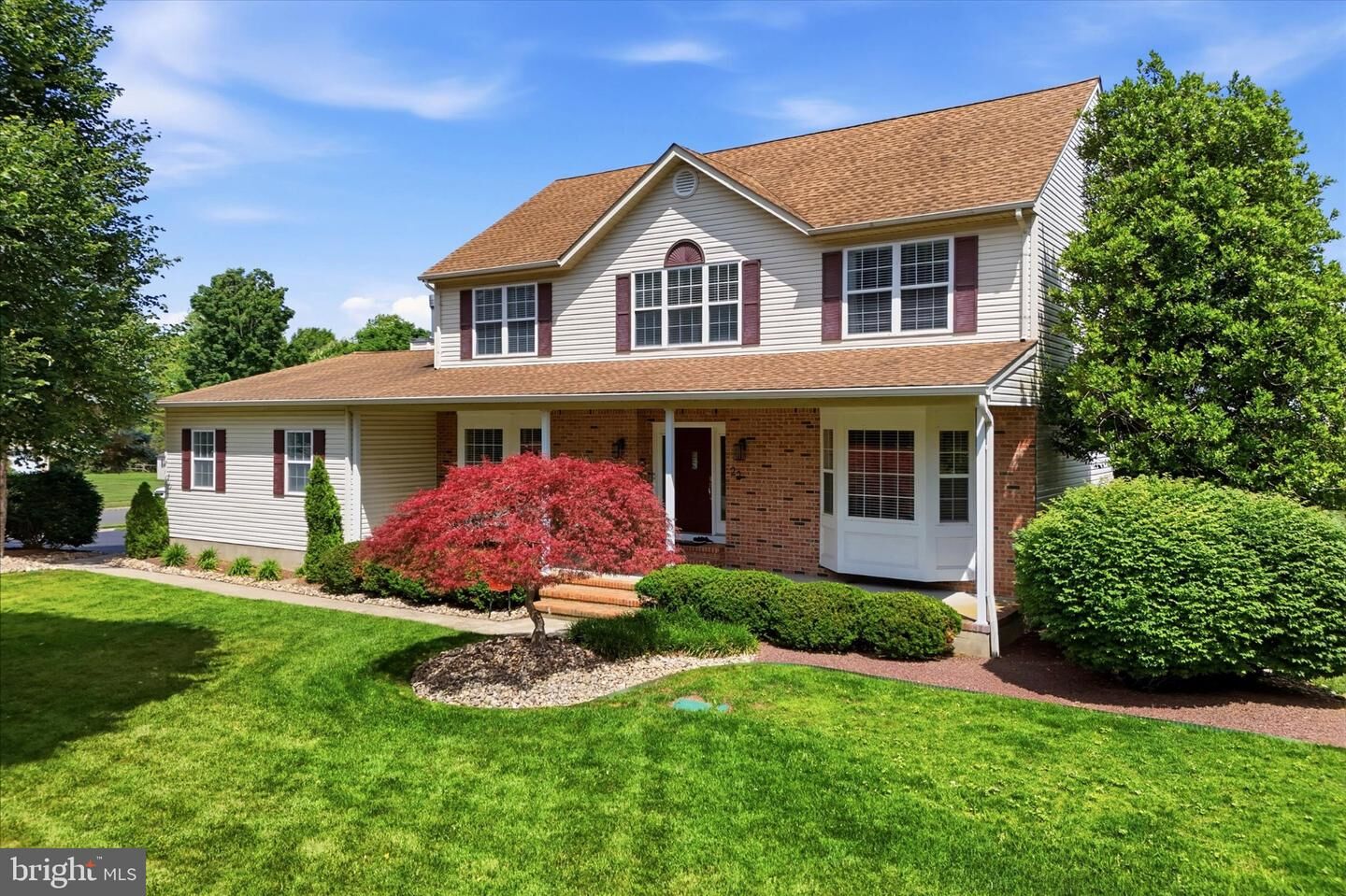 Property Photo:  22 Cottage Place Drive  NJ 08691 
