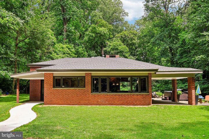 Property Photo:  939 North Avenue  PA 19064 