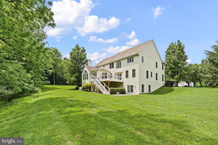 Property Photo:  118 Woodridge Drive  PA 19348 