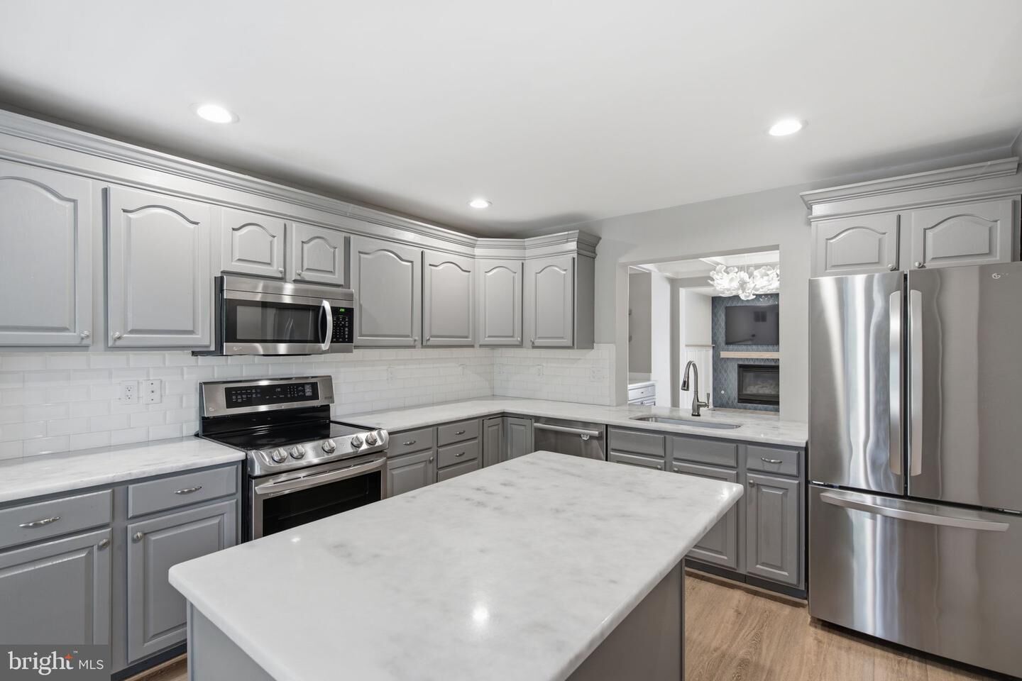 Property Photo:  12087 Edgemere Circle  VA 20190 