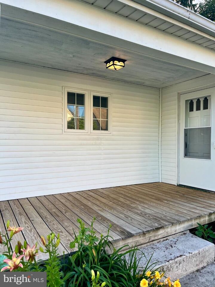 Property Photo: 6280 Morgantown Road PA 19543