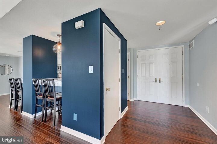 Property Photo:  250 President Street 306  MD 21202 