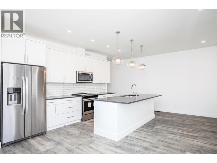Property Photo: 610 Academy Way 114 BC V1Y 9T1