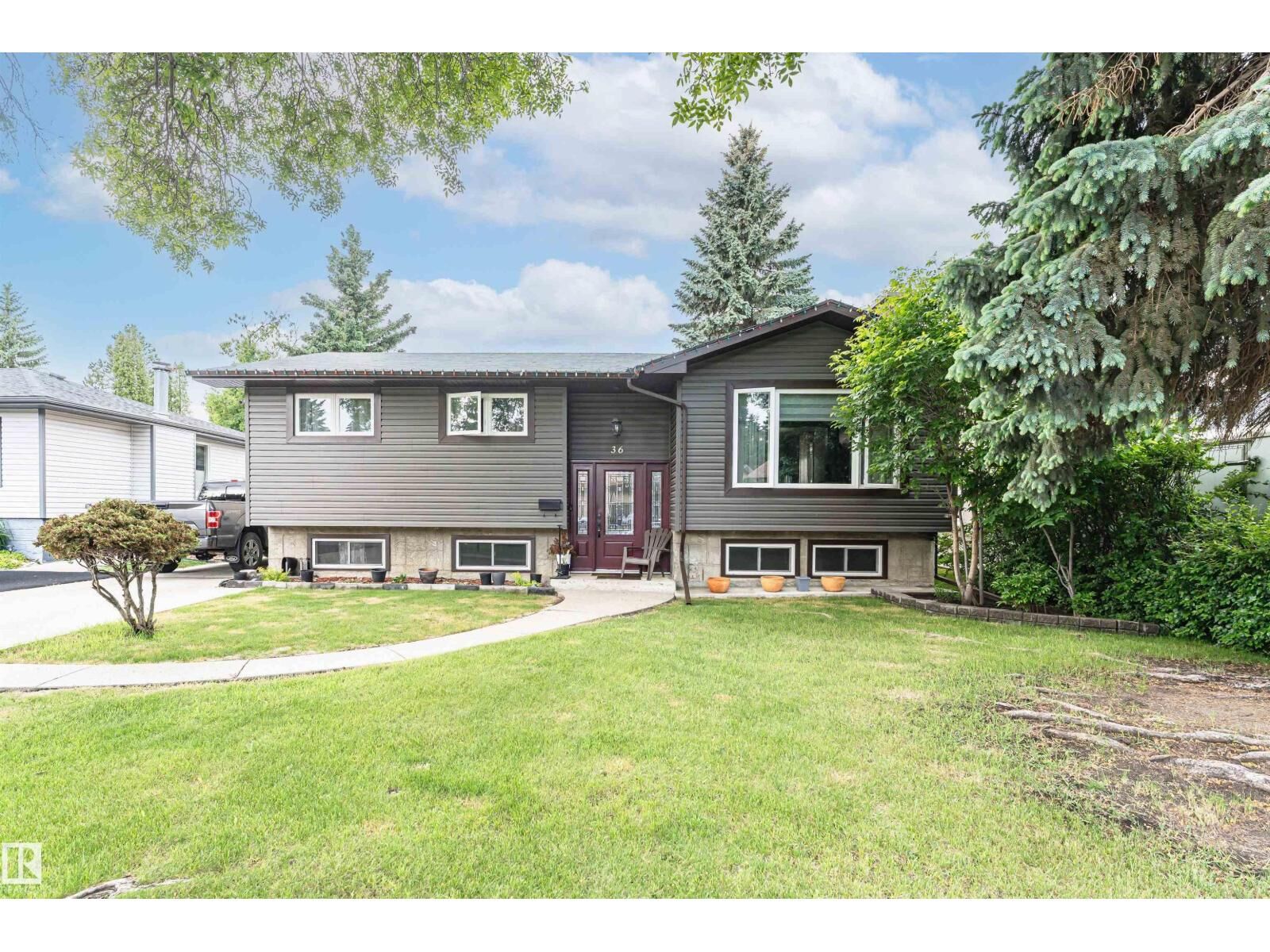 Property Photo:  36 Greenwood Wy  AB T8A 0J5 